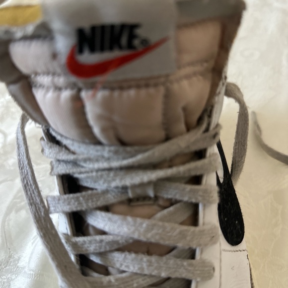 Nike women’s Blazer Mid  ’77 white and black - Picture 5 of 5